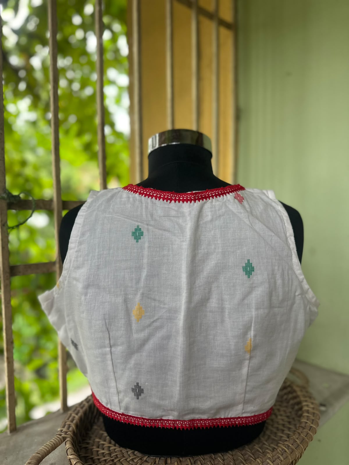 Jamani Non Padded Sleeve Less Blouse — alternate view