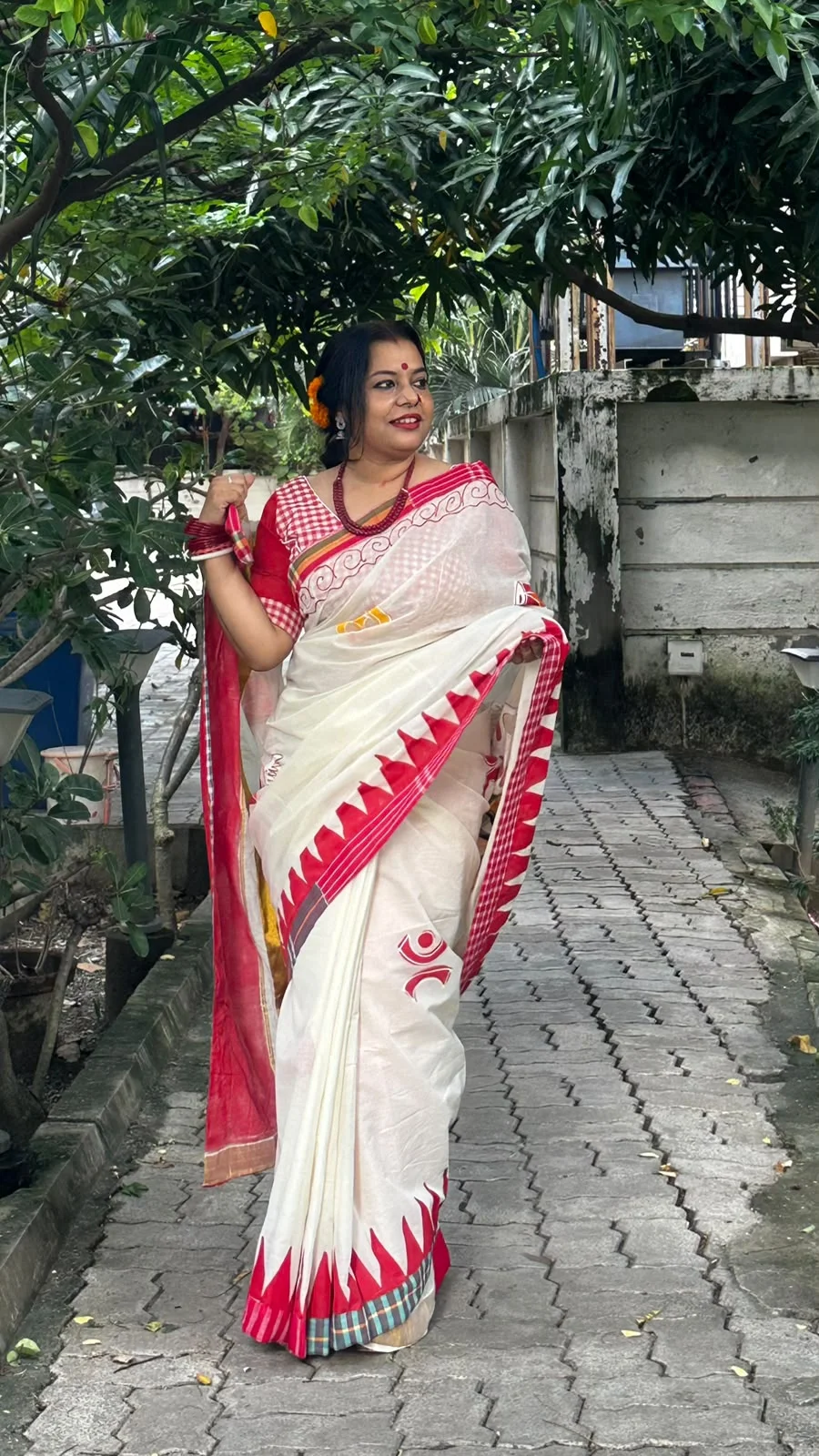 Maa Durga Motif handpainted cotton saree with gamcha border — photo 2