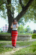 Tribal fabric handloom wrapped skirt in red - Image 3