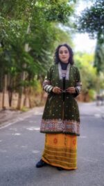 Handloom silk long shrug - Image 2